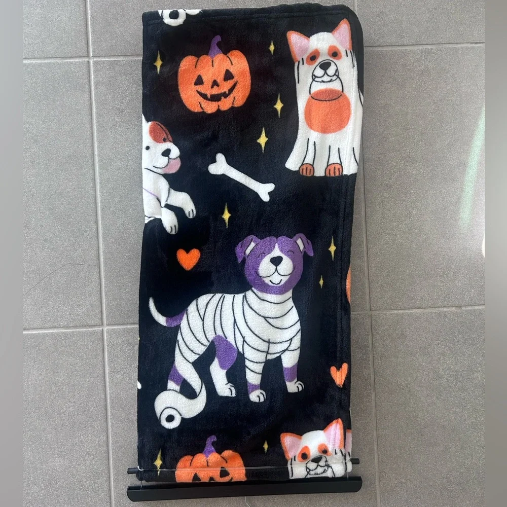 Dogs Puppies Halloween‎ Bones Throw Blanket Dogs Viral 50
